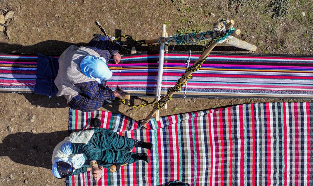 Diyarbakır’da asırlık yöntemle kilim dokuyor 13